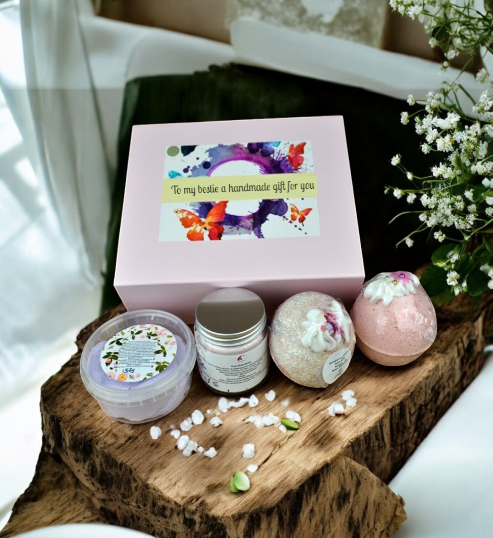 Personalised Gift Set for Best Friends - To my Bestie Label - Vegan - Whipped Soap, Bath Bombs and Body Butter-0